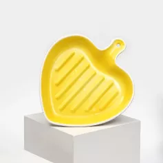 Форма для запекания "Сердце" 26,5х23х3,5 см, жёлтая 9938915